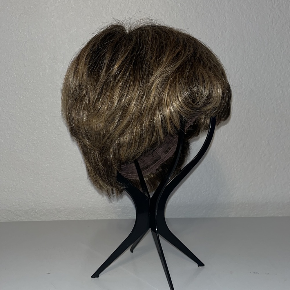 Wig - Picture 5 of 5